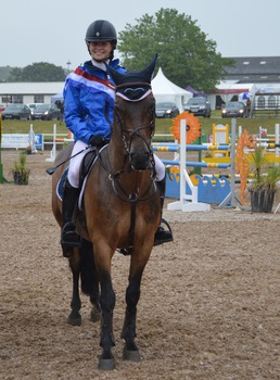 Hallie Lunn Leaps to Victory in Blue Chip Pony Newcomers Second Round at Welsh Home Pony